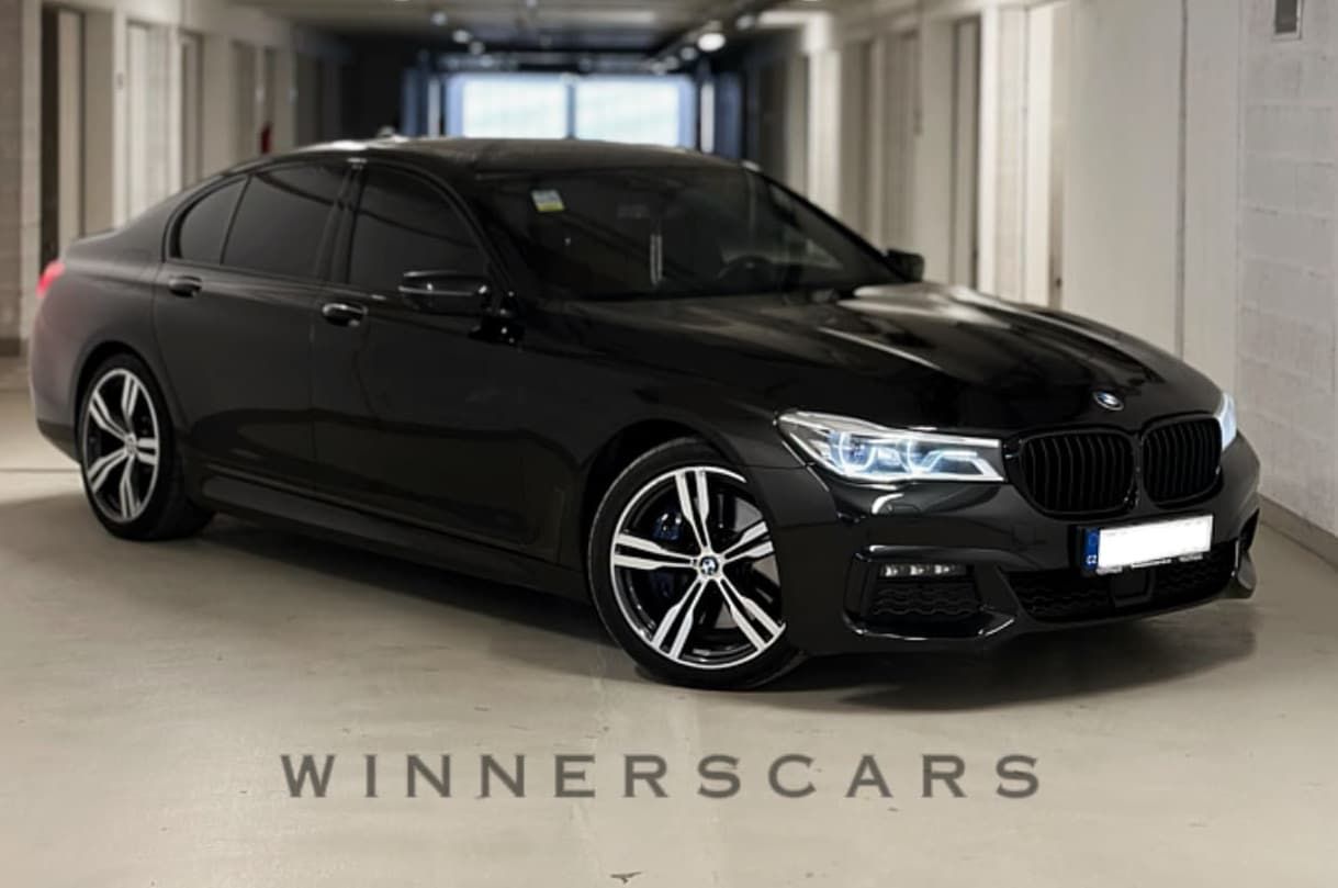 BMW - G11